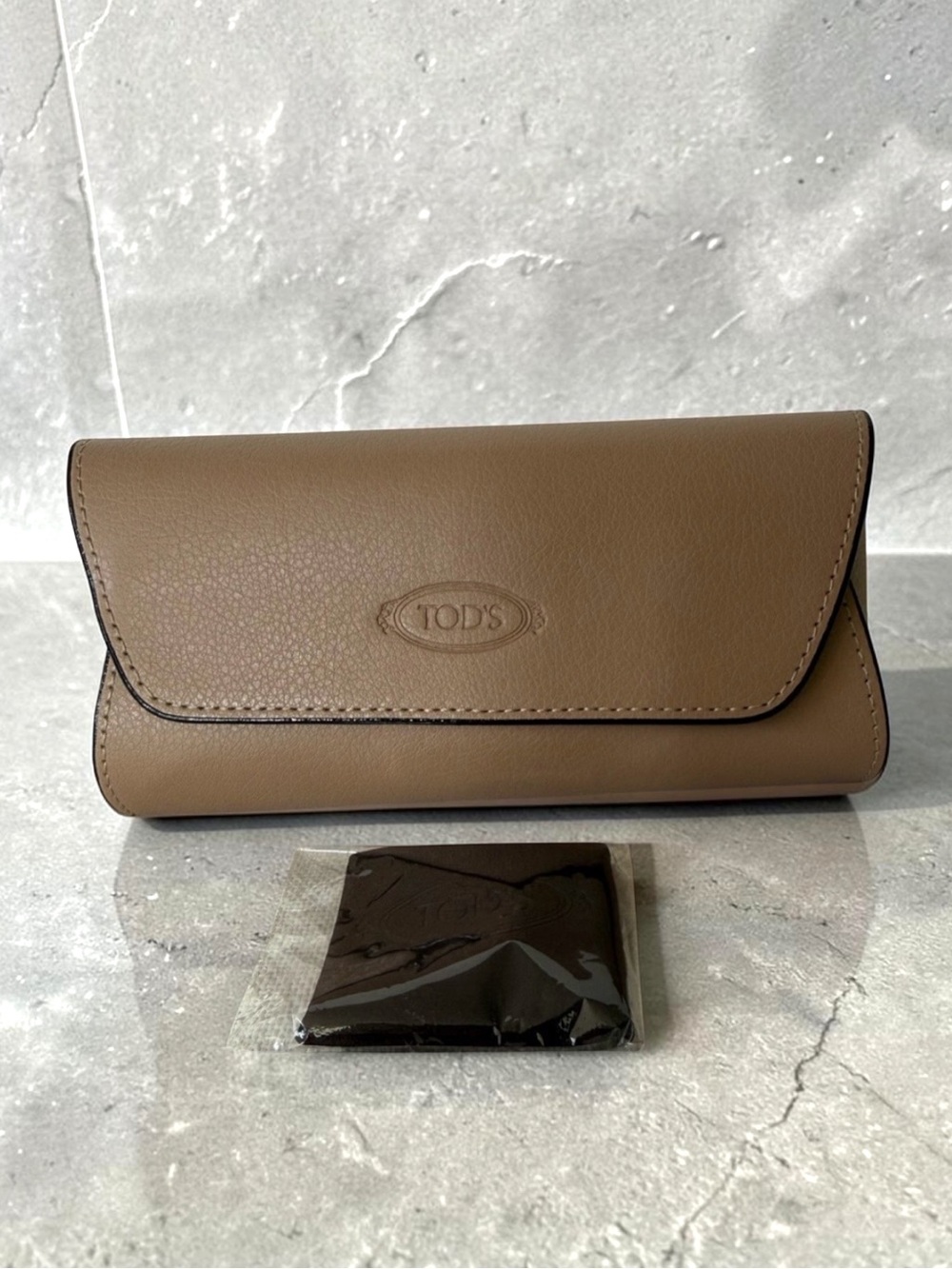 New! TOD’S Leather Sunglass Case With Cloth